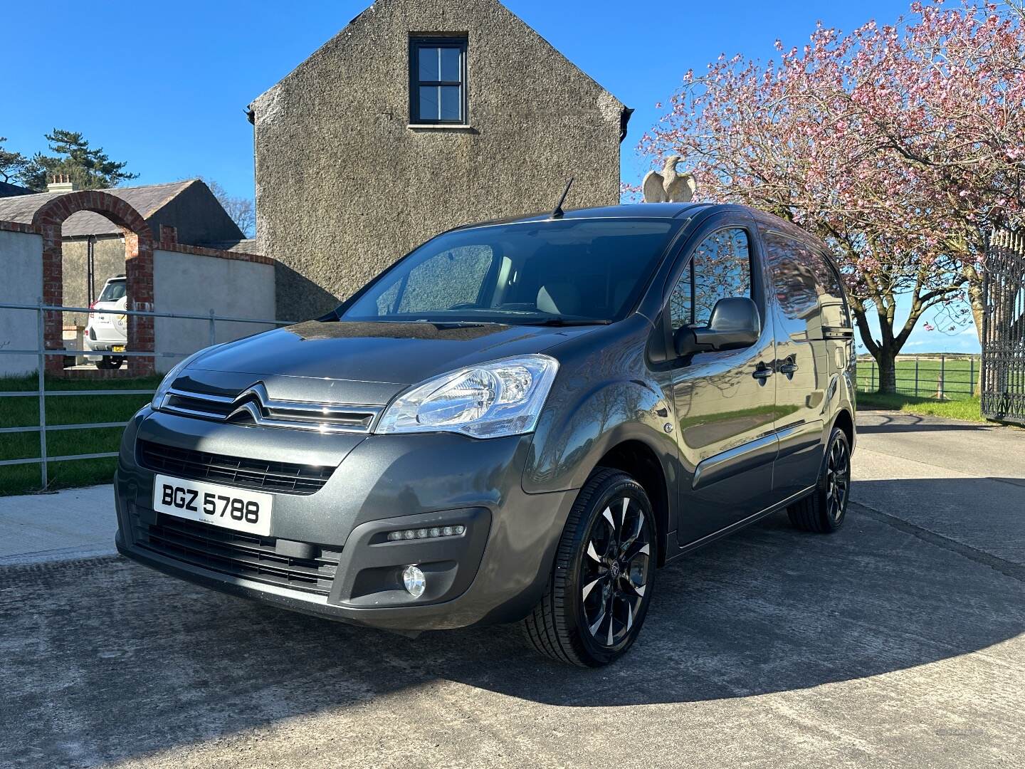 Citroen Berlingo L1 DIESEL in Down