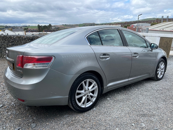 Toyota Avensis SALOON in Down
