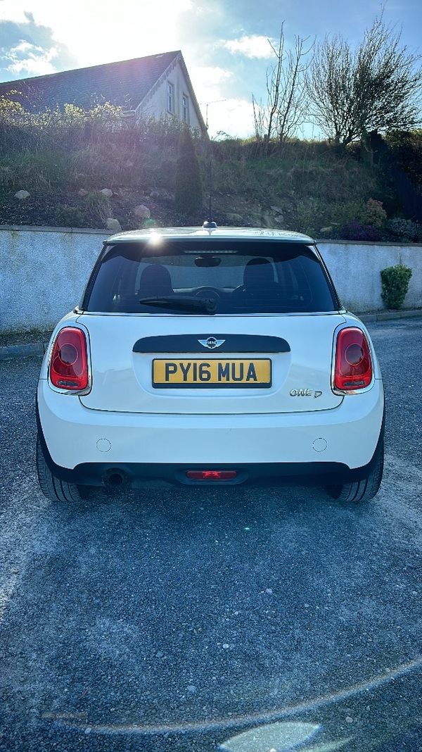 MINI Hatch 1.5 One D 3dr in Down