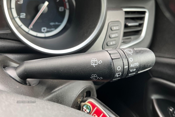 Alfa Romeo Giulietta 1.4 TB MultiAir Exclusive 5dr TCT [Auto] - FRONT+REAR SENSORS, PART LEATHER SEATS, CRUISE CONTROL, VARIOUS DRIVE MODES, 2 ZONE CLIMATE CONTROL in Antrim