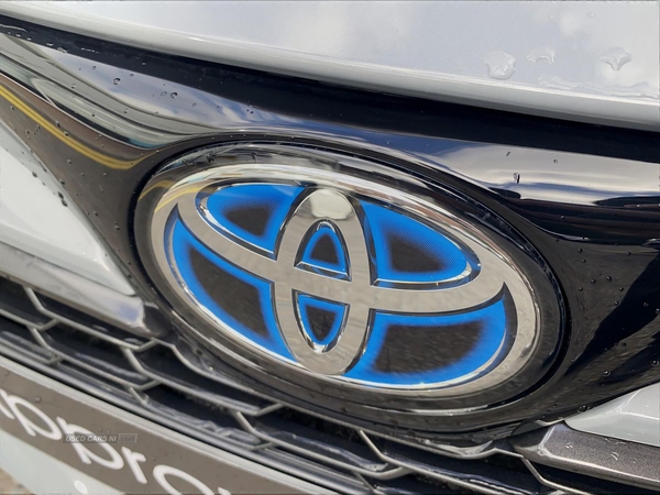 Toyota Corolla 1.8 Vvt-I Hybrid Design 5Dr Cvt in Down