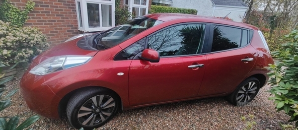 Nissan LEAF 80kW Tekna 24kWh 5dr Auto in Derry / Londonderry