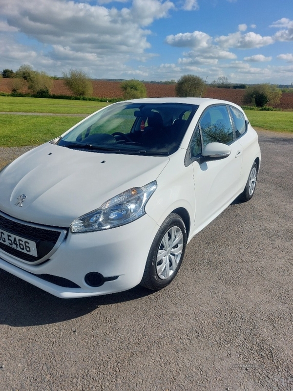 Peugeot 208 1.2 VTi Access+ 3dr in Armagh