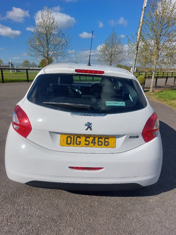 Peugeot 208 1.2 VTi Access+ 3dr in Armagh