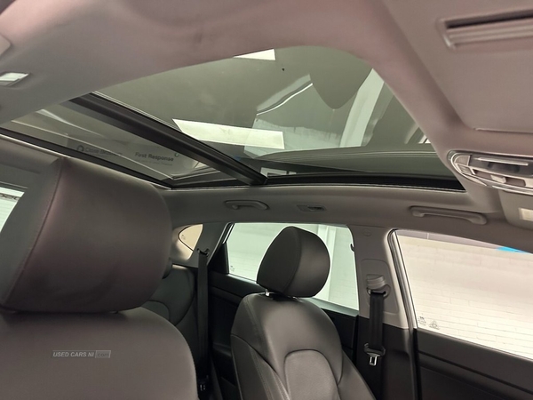 Hyundai Tucson 1.6 CRDI PREMIUM SE MHEV 5d 135 BHP - Automatic Panoramic Roof in Down