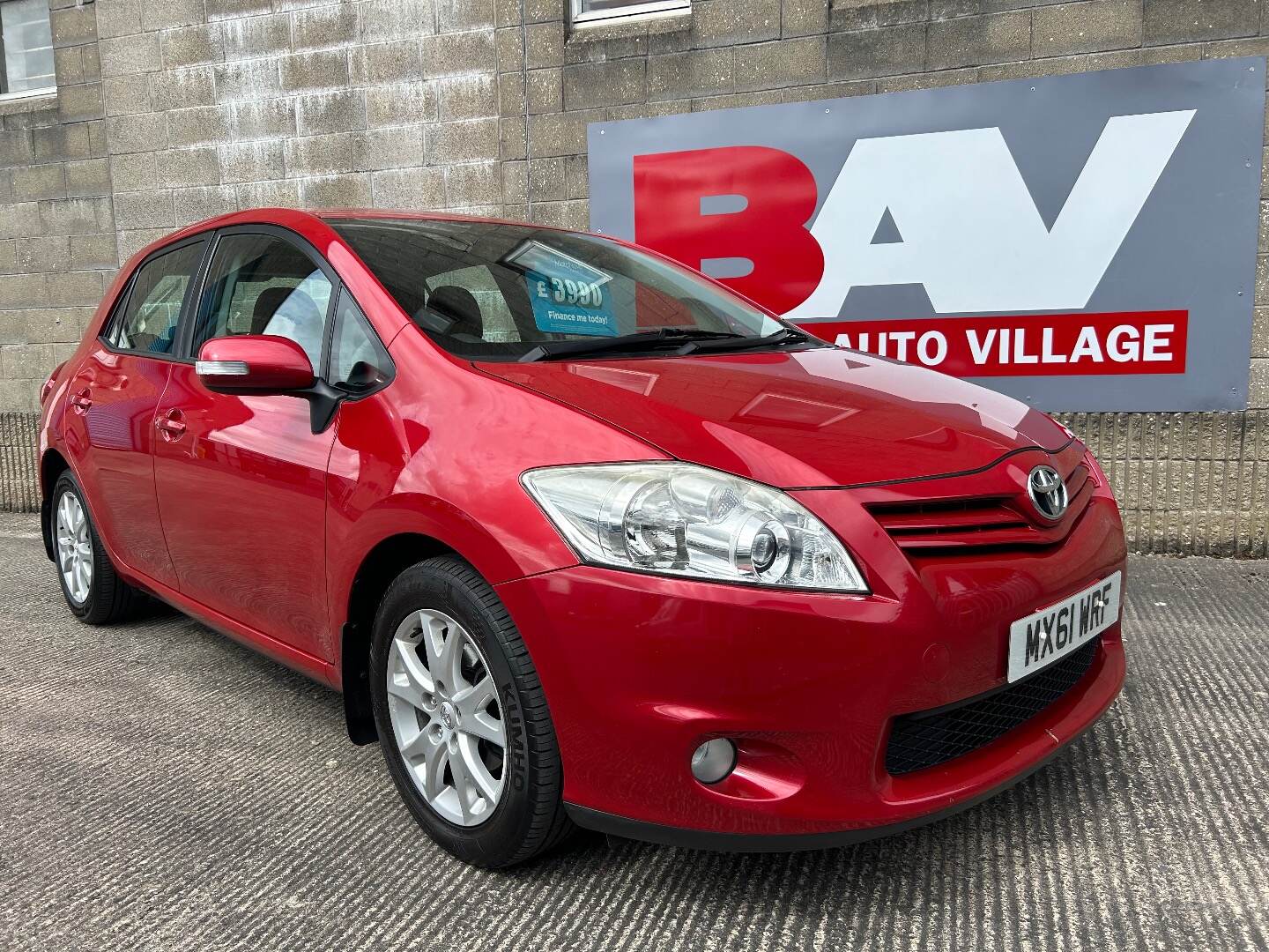 Toyota Auris HATCHBACK in Down