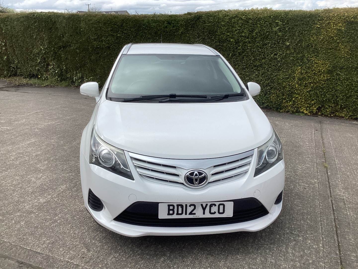 Toyota Avensis DIESEL TOURER in Down