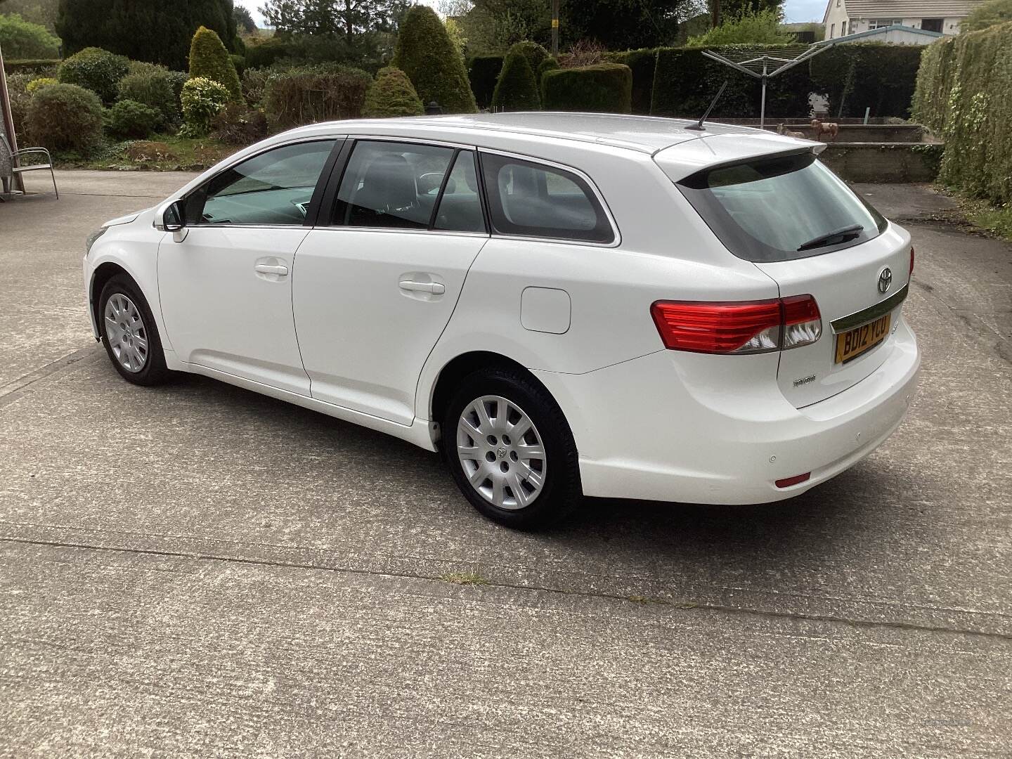 Toyota Avensis DIESEL TOURER in Down