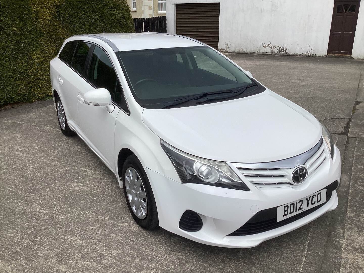 Toyota Avensis DIESEL TOURER in Down