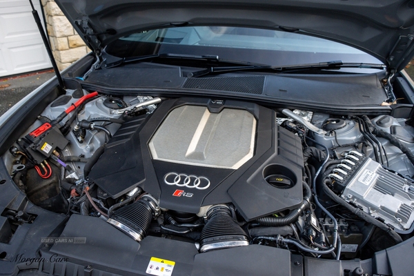 Audi RS6 AVANT in Down