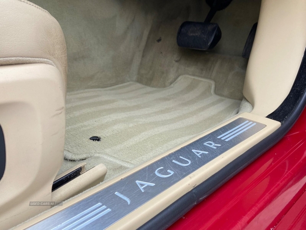 Jaguar XF 2.2d Premium Luxury Sportbrake Auto Euro 5 (s/s) 5dr in Down