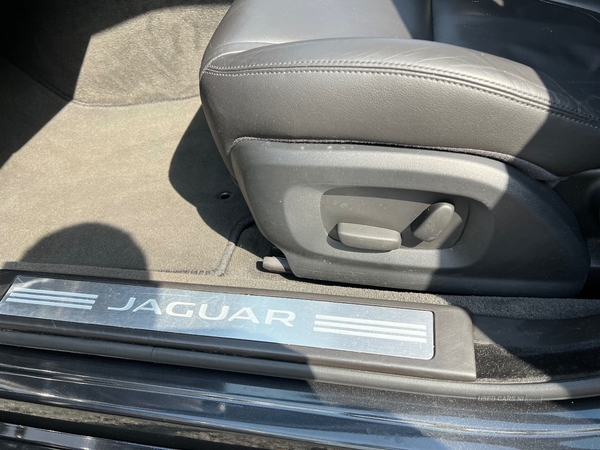 Jaguar XF DIESEL SPORTBRAKE in Down