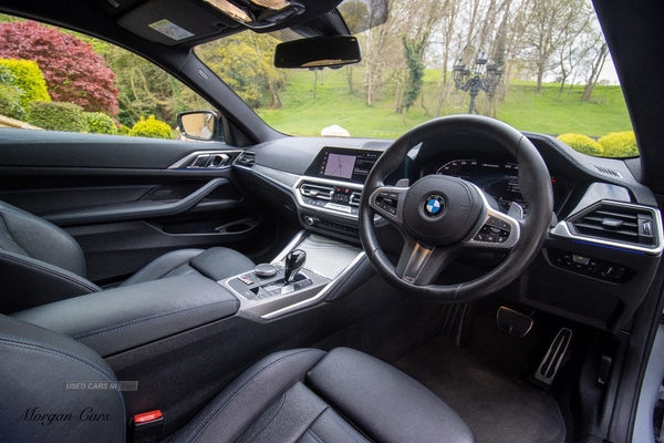 BMW 4 Series COUPE in Down