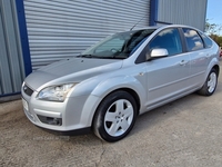 Ford Focus 1.6 Style 5dr in Down