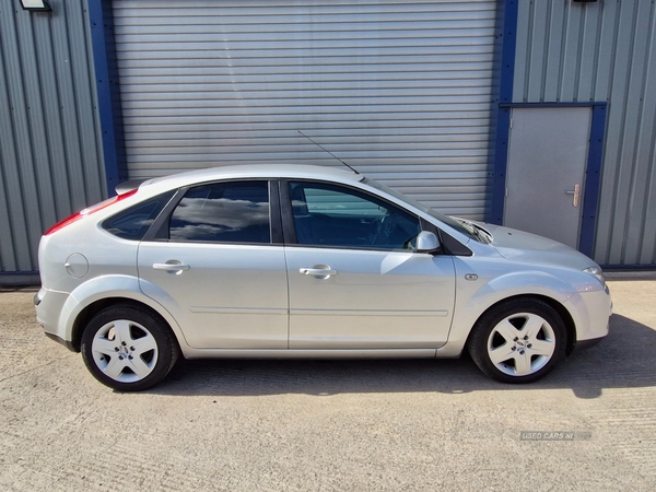 Ford Focus 1.6 Style 5dr in Down