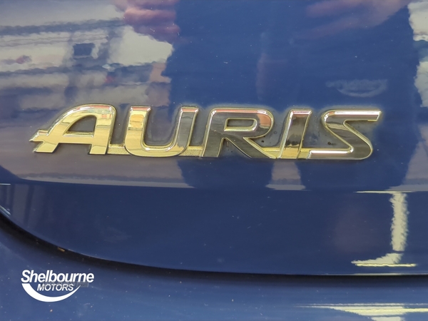 Toyota Auris Design 5dr 1.8 Hybrid in Armagh
