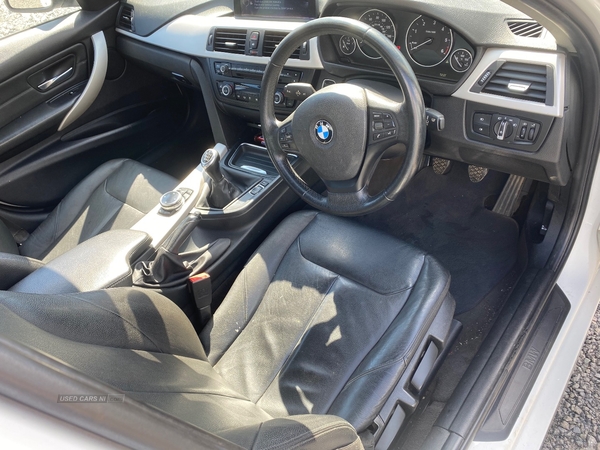 BMW 3 Series 320d EfficientDynamics Business 4dr in Down