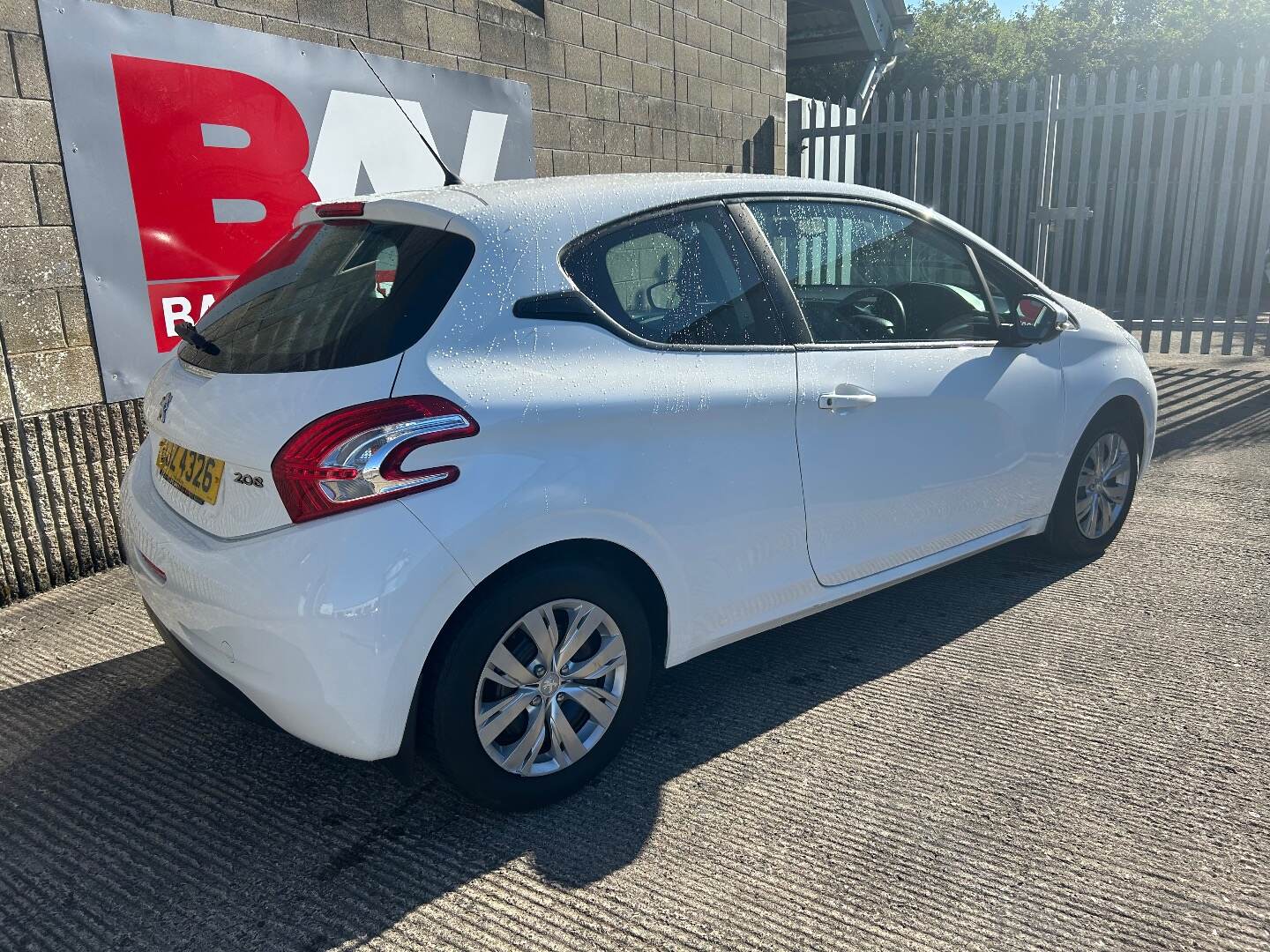 Peugeot 208 HATCHBACK in Down