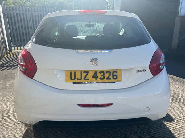 Peugeot 208 HATCHBACK in Down