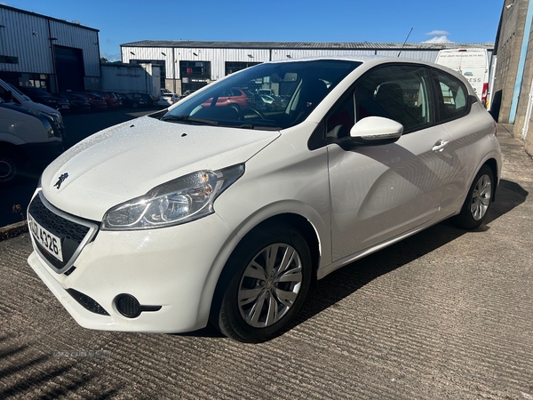 Peugeot 208 HATCHBACK in Down