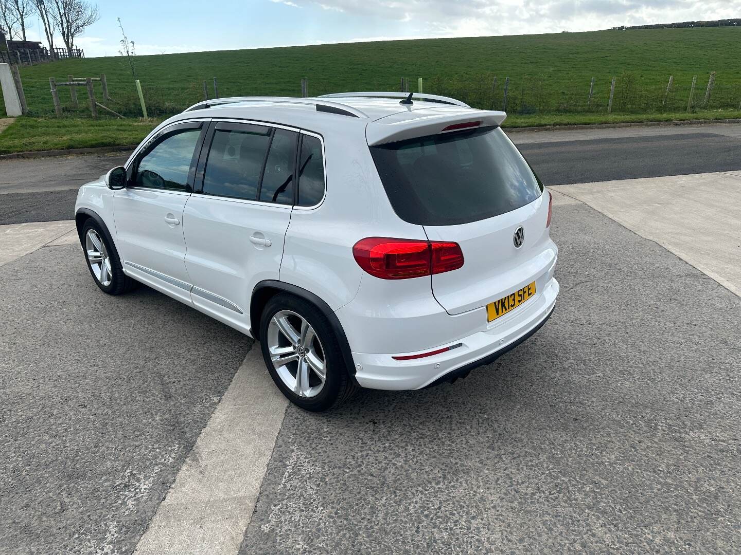 Volkswagen Tiguan DIESEL ESTATE in Down