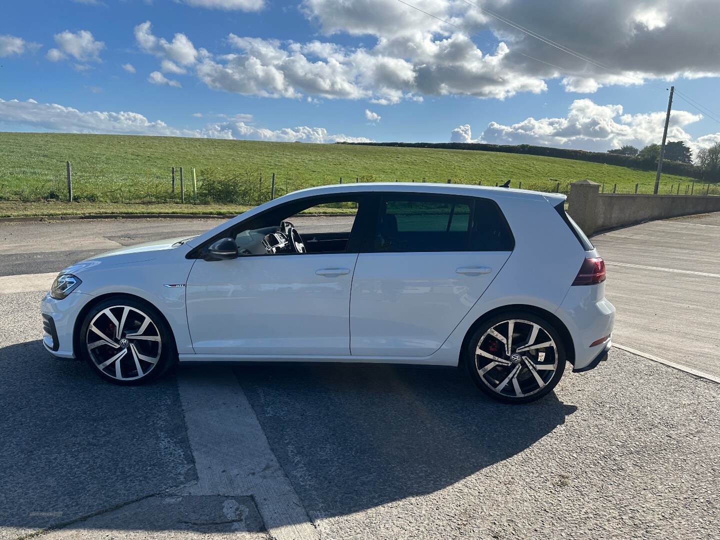 Volkswagen Golf HATCHBACK in Down