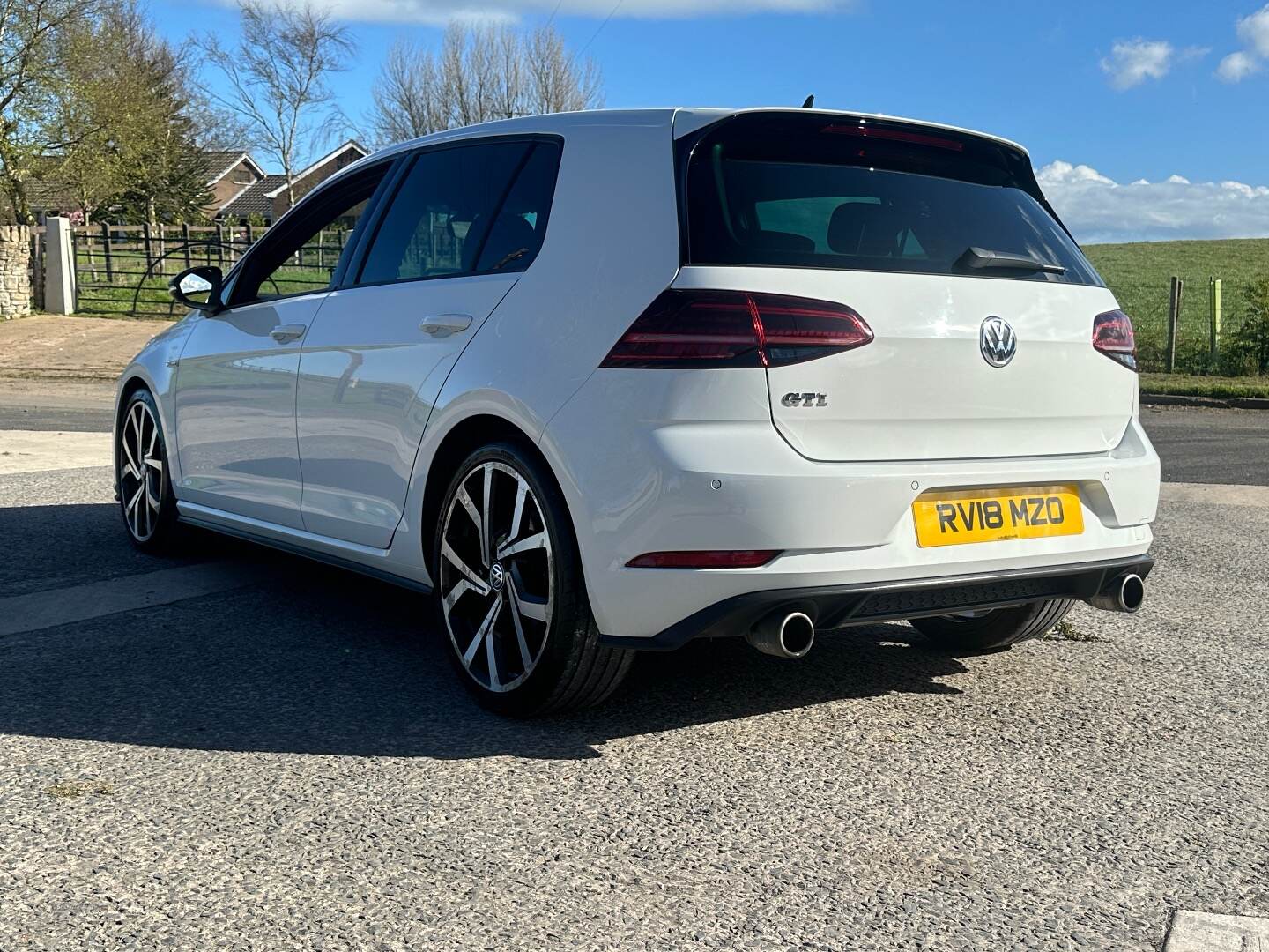 Volkswagen Golf HATCHBACK in Down