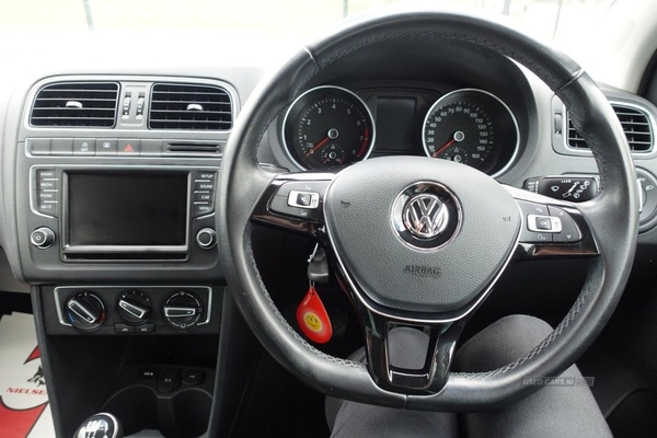Volkswagen Polo 1.0 SE 5d 60 BHP FULL SERVICE HISTORY 8 STAMPS! in Antrim
