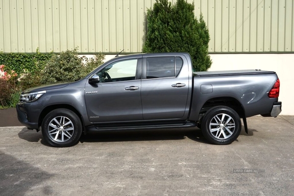 Toyota Hilux 2.4 INVINCIBLE 4WD D-4D DCB 4d 147 BHP LIFT UP LID, AIR CON, ALLOYS in Down