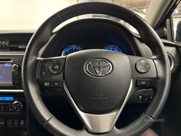 Toyota Auris 1.4 EXCEL D-4D 5d 89 BHP 8 Service Stamps in Down
