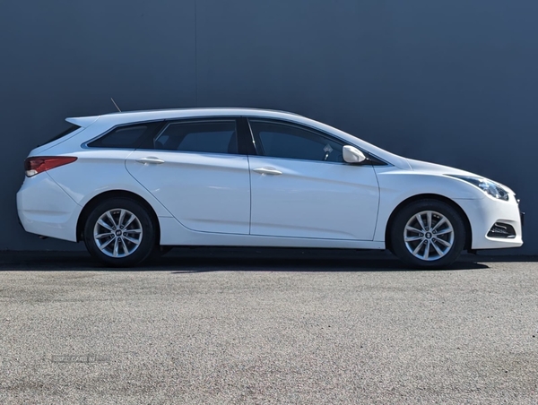 Hyundai i40 DIESEL TOURER in Tyrone