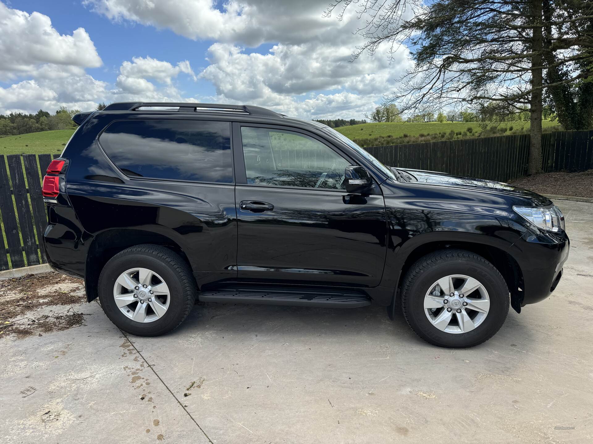 Toyota Land Cruiser DIESEL SW in Tyrone