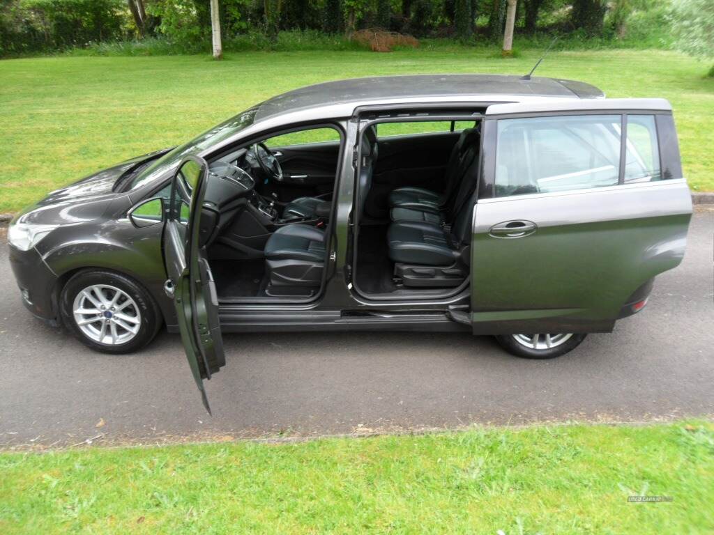 Ford Grand C-MAX DIESEL ESTATE in Derry / Londonderry