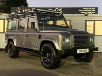 Land Rover Defender 110 XS in Down