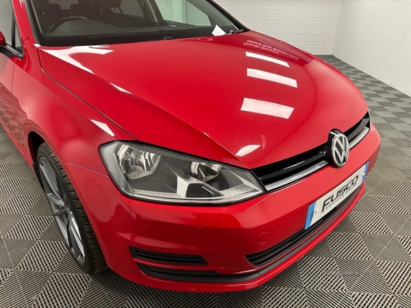 Volkswagen Golf 2.0 SE TDI BLUEMOTION TECHNOLOGY DSG 5d 148 BHP Alloy Wheel Upgrade Shown Optional in Down