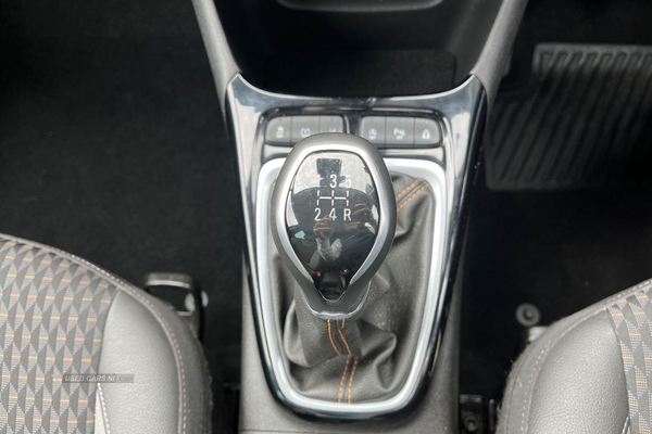 Vauxhall Crossland X 1.2 [83] Elite Nav 5dr -SAT NAV, REAR PARKING SENSORS, CRUISE CONTROL, APPLE CARPLAY, DUAL ZONE CLIMATE CONTROL, BLACK CONTRASTING ROOF & WING MIRRORS in Antrim