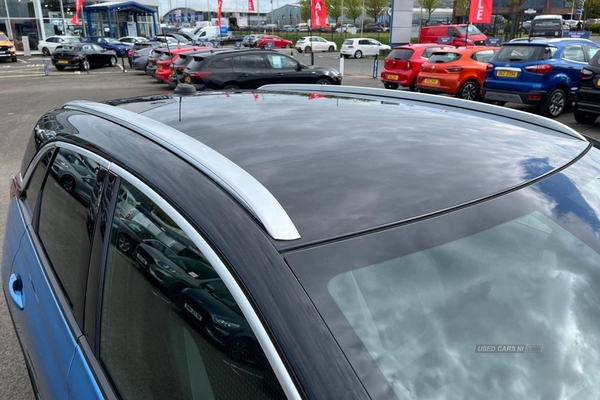 Vauxhall Crossland X 1.2 [83] Elite Nav 5dr -SAT NAV, REAR PARKING SENSORS, CRUISE CONTROL, APPLE CARPLAY, DUAL ZONE CLIMATE CONTROL, BLACK CONTRASTING ROOF & WING MIRRORS in Antrim