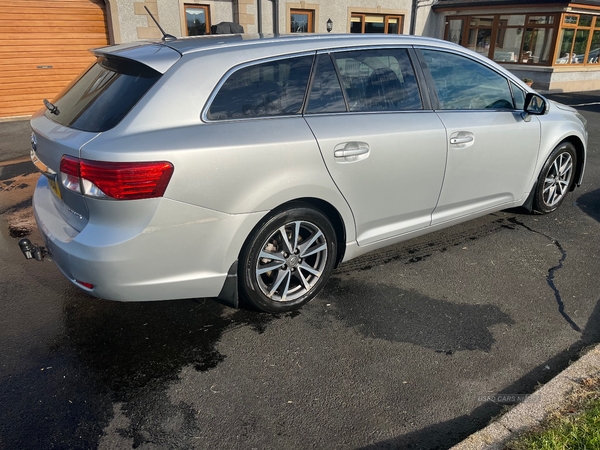 Toyota Avensis 2.0 D-4D TR 5dr in Antrim