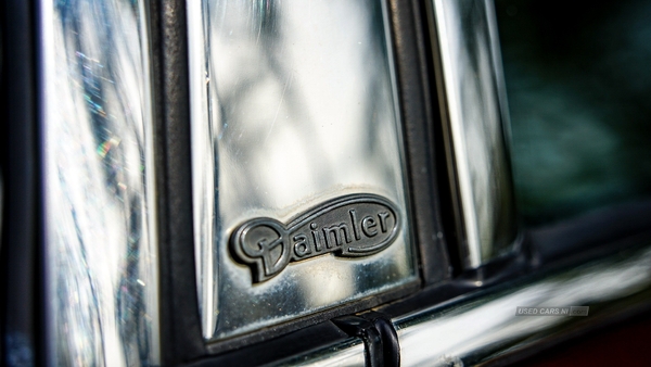 Daimler V8 XJ SERIES SALOON in Down