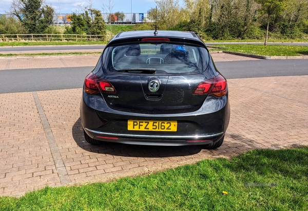 Vauxhall Astra 1.4i 16V SRi 5dr in Antrim