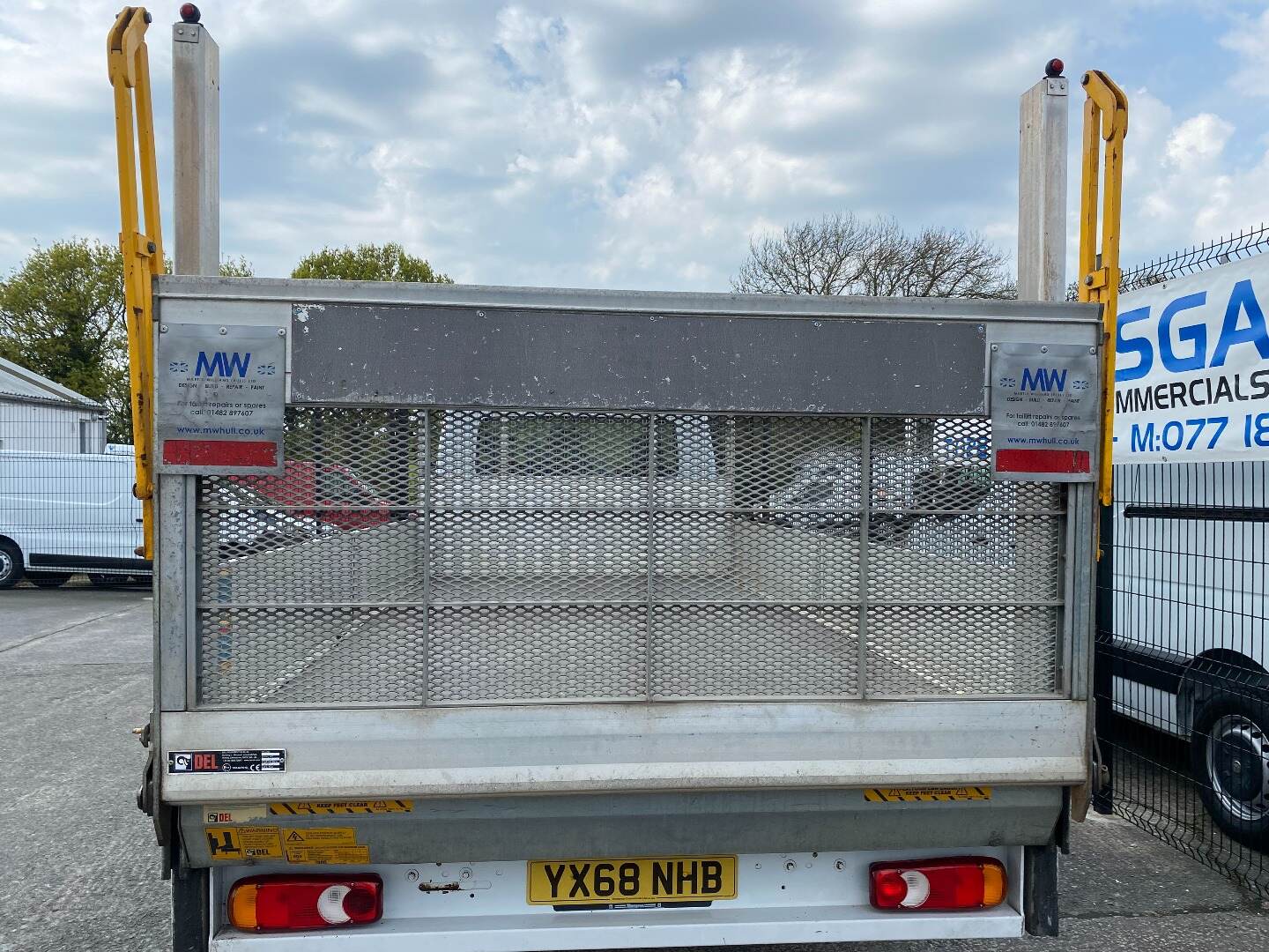 Renault MASTER DROPSIDE WITH TAIL LIFT in Down