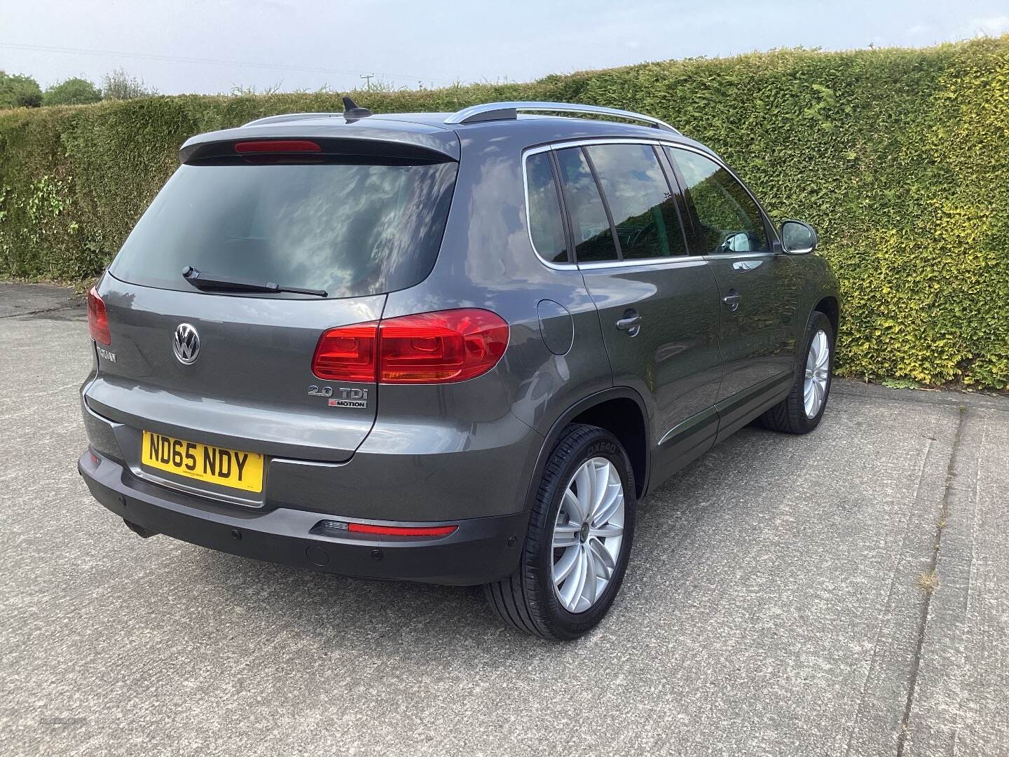 Volkswagen Tiguan DIESEL ESTATE in Down