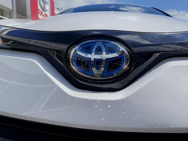 Toyota C-HR 1.8 Hybrid Design 5Dr Cvt in Down
