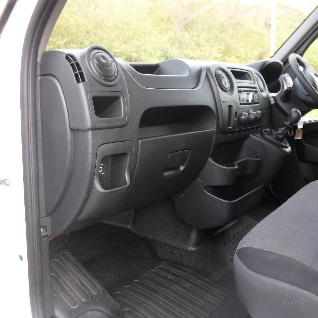 Renault Master 14ft6" Luton box with twin rear wheels . in Down