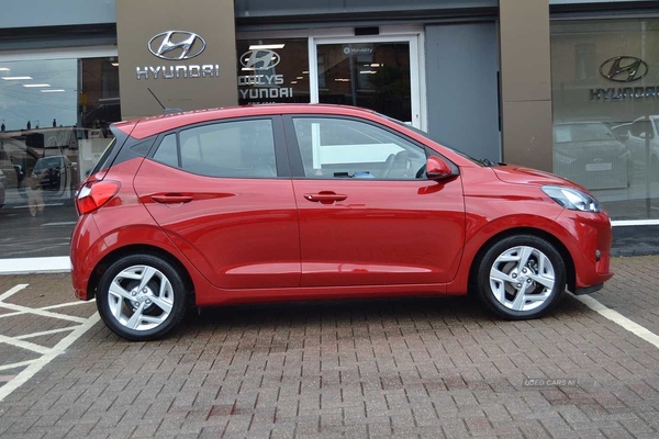 Hyundai i10 1.0 SE CONNECT 5 DOOR, 5 YEAR H PROMISE WARRANTY & ONLY 2870 MILES in Antrim