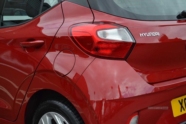 Hyundai i10 1.0 SE CONNECT 5 DOOR, 5 YEAR H PROMISE WARRANTY & ONLY 2870 MILES in Antrim