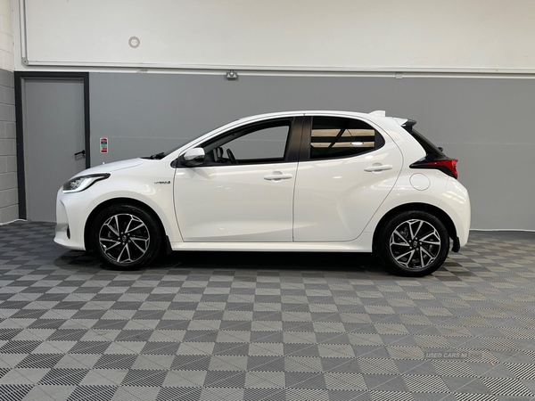 Toyota Yaris 1.5 VVT-h Design E-CVT Euro 6 (s/s) 5dr in Derry / Londonderry
