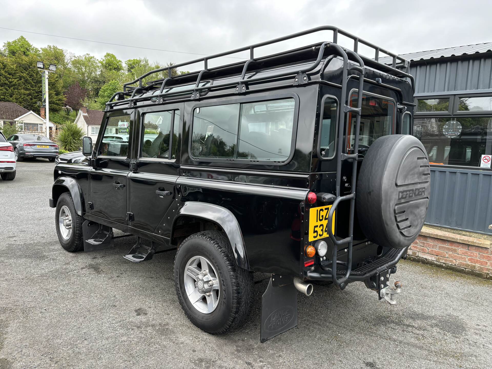 Land Rover Defender 110 LWB DIESEL in Down