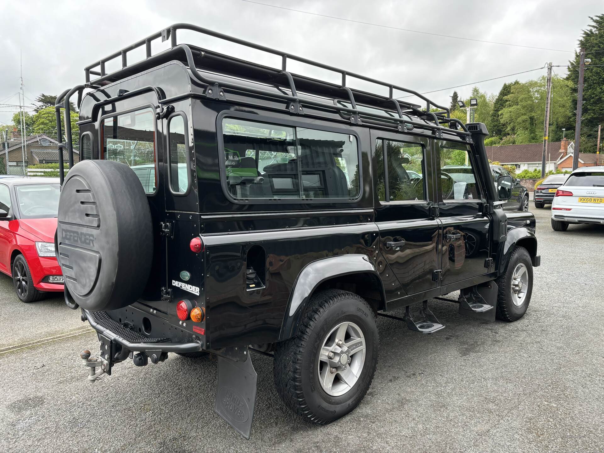 Land Rover Defender 110 LWB DIESEL in Down