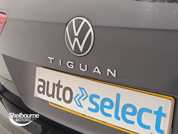 Volkswagen Tiguan 2.0 TDI R-Line SUV 5dr Diesel DSG Euro 6 (s/s) (150 ps) in Down